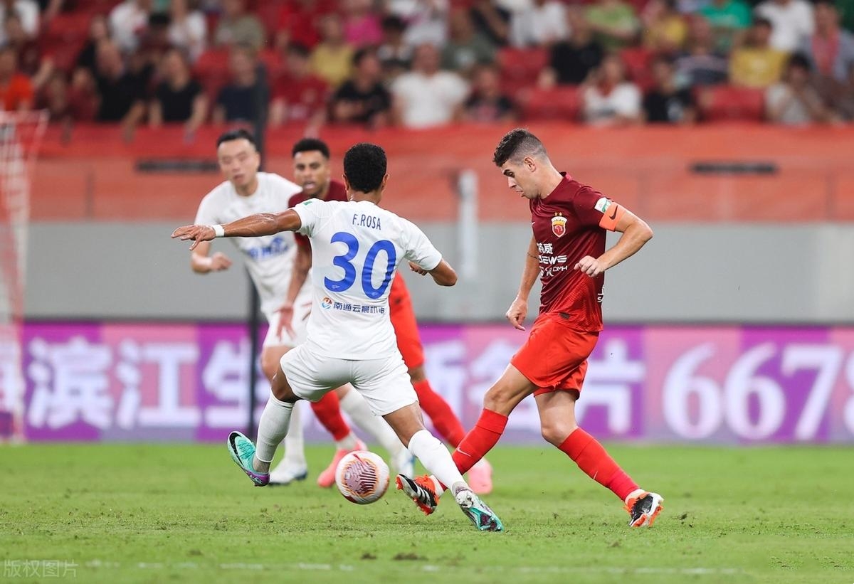 九游手游下载-关于冲刺阶段体能课后，上海海港主帅复盘备战葡超，质疑声仍在，赛程密集仍需轮换的信息