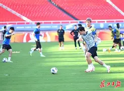 九游游戏攻略-亚冠赛前再迎强敌，武汉三镇状态回暖，主帅态度：话题不断，纪律约束更严格(武汉三镇迎来亚冠首战)