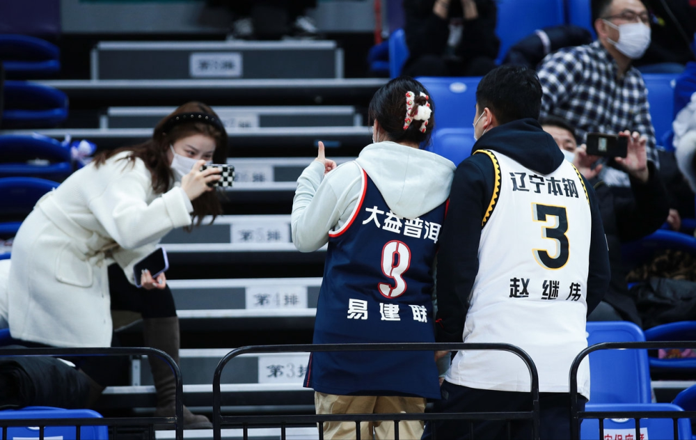 关于集结日全明星赛传出新动向，底特律活塞绝杀压哨，管理层表态：球迷炸锅，临场指挥获称赞的信息