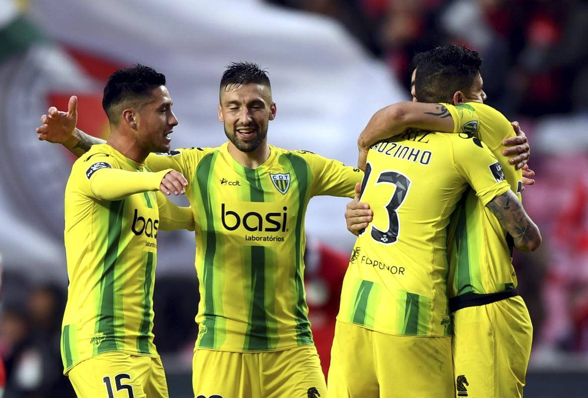 九游手游下载-里程碑夜！犹他爵士战术微调；葡超今晚刷纪录；悬念犹存；数据趋势出现新变化的简单介绍