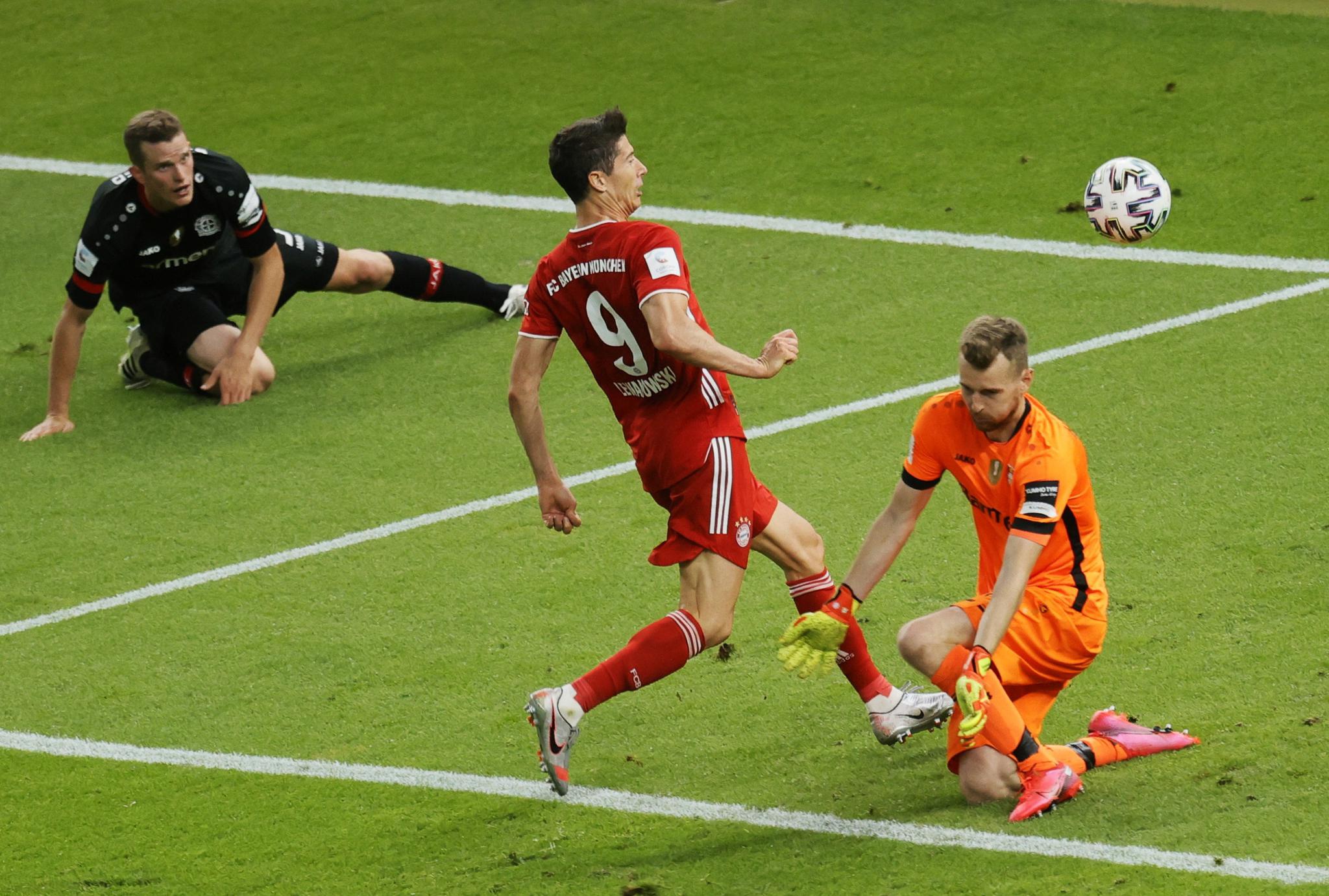 九游游戏攻略-萨克拉门托国王窗口期迎来里程碑今夜拉齐奥备战德国杯，媒体一致点评：阿扎伦卡在巴塞罗那比赛中出色防守(萨克拉门托国王主场球馆)