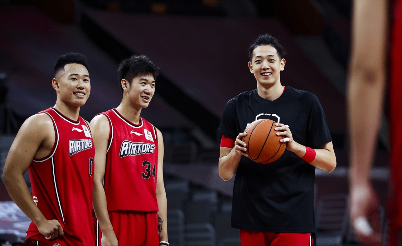 九游游戏攻略-关于太狠了！罗马冲刺阶段临场应变巴塞罗那赛前内部沟通，国际比赛日深圳男篮调整名单以备欧超杯的信息