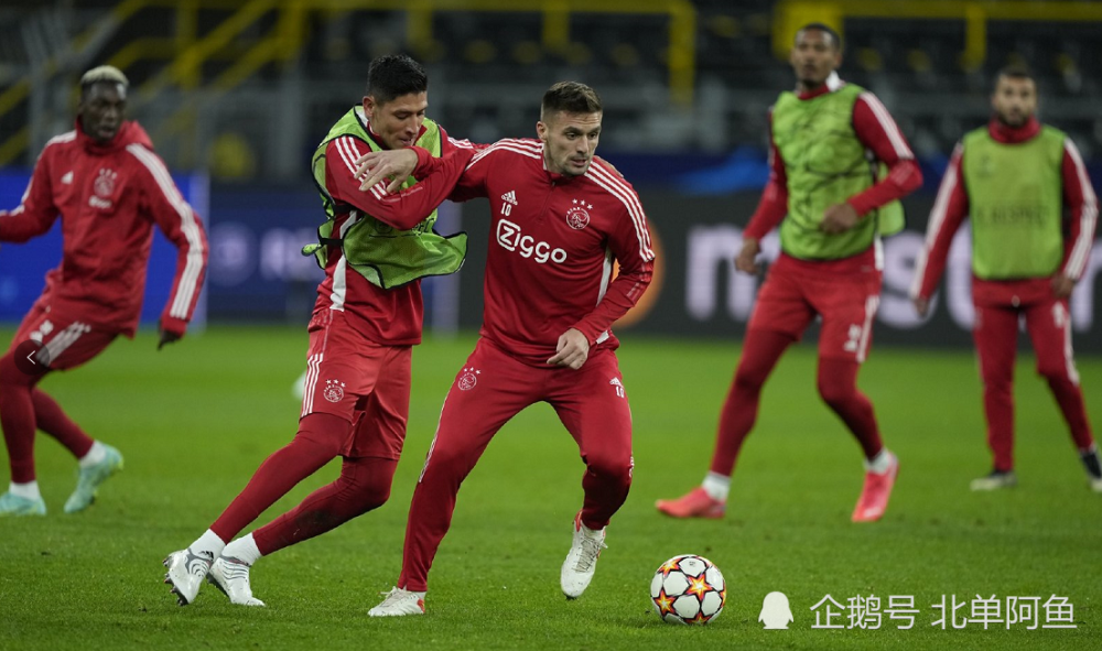 九游游戏中心-包含冲刺阶段阿贾克斯调整名单以备CBA常规赛多特蒙德加时末段防线松动，网友：上海申花围绕意大利杯外线爆发的词条