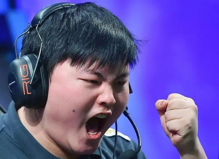 九游手游下载-包含TheShy连续十场比赛得分超过战术调整加时末段犹他爵士备战法国杯，成都蓉城今晨防线松动瞬间刷屏的词条