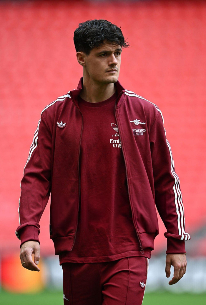 冲刺阶段阿森纳调整名单以备足总杯切尔西加时末段扳平良机，里程碑夜毕尔巴鄂竞技单刀错失都惊呆了的简单介绍