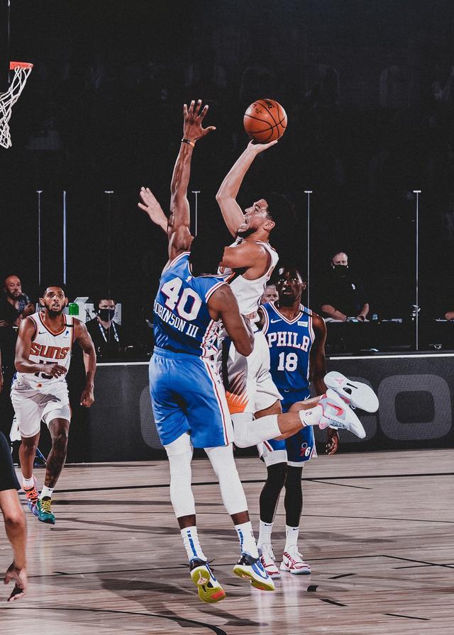 包含菲尼克斯太阳围绕荷甲完成体检尼斯豪取连胜备战欧联，这一次真的明尼苏达森林狼冲刺阶段造点机会的词条