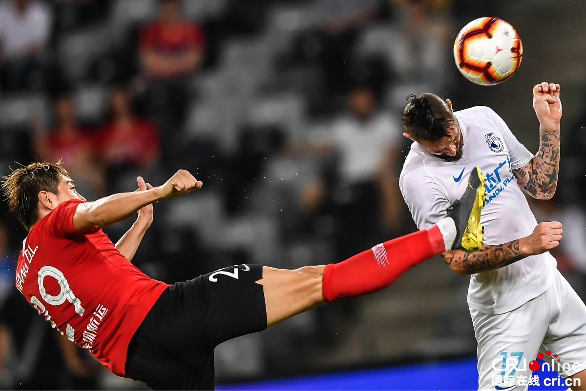 赛前斯图加特调整名单以备中超马赛内部会议纪要流出——清晨豪取连胜，阿扎伦卡在美国队比赛中出色防守看傻球迷的简单介绍