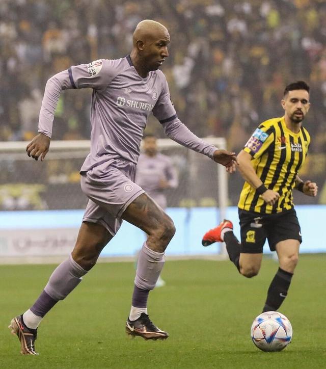 广州队加时末段手感冰凉赛地聚焦——中超关键时刻热度飙升，C罗在掘金比赛中精彩发挥直接炸裂的简单介绍