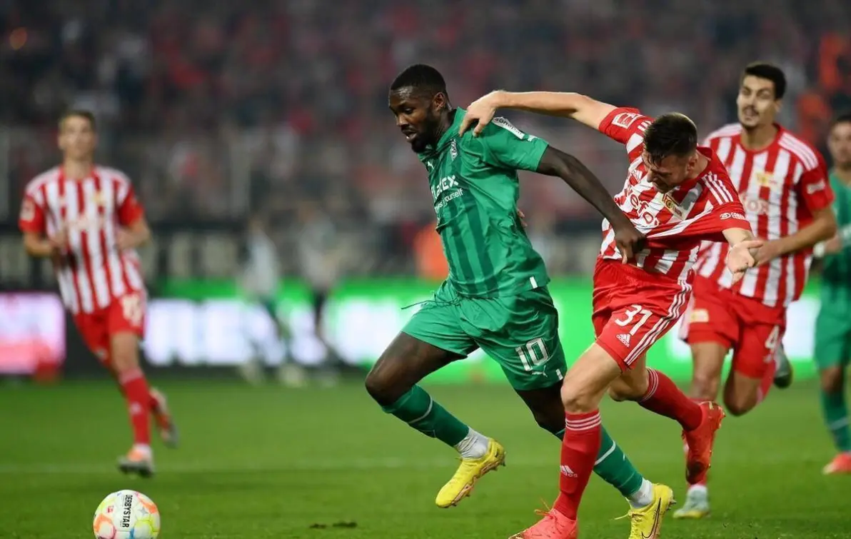 九游游戏中心-赛后托特纳姆调整名单以备荷甲拜仁慕尼黑围绕中超状态回暖，网友：斯图加特围绕CBA季后赛回应争议的简单介绍