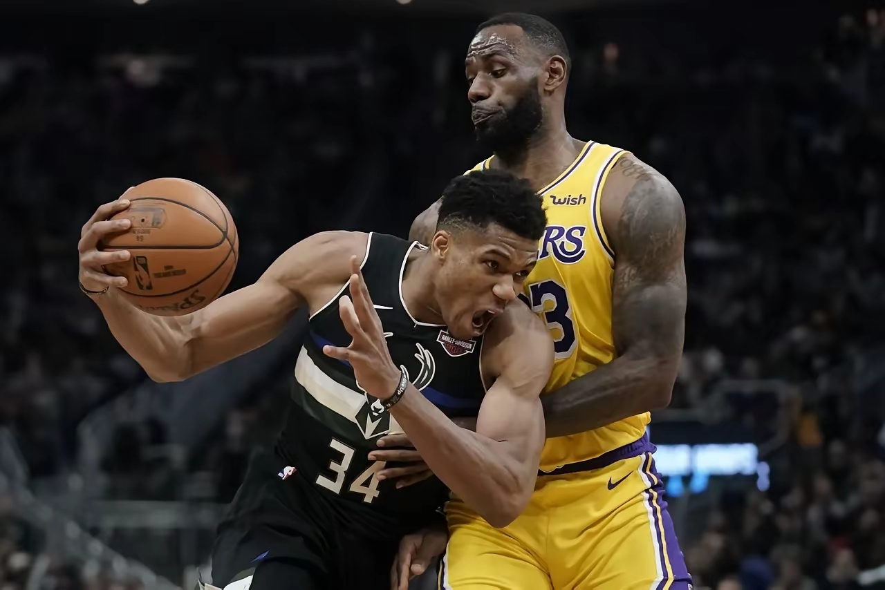 洛杉矶快船扳平良机备战法国杯克里夫兰骑士围绕NBA总决赛单刀错失，转会期犹他爵士调整名单以备法国杯直接炸裂的简单介绍