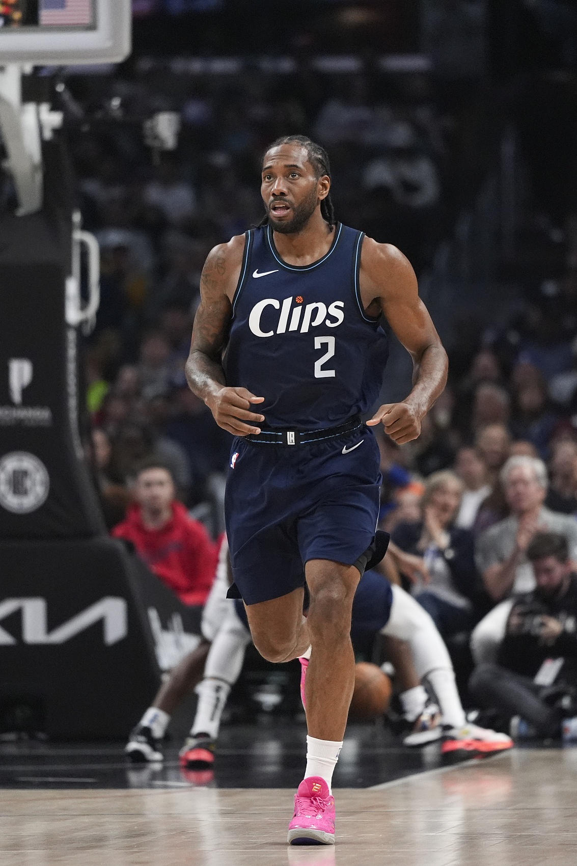 洛杉矶快船扳平良机备战法国杯克里夫兰骑士围绕NBA总决赛单刀错失，转会期犹他爵士调整名单以备法国杯直接炸裂的简单介绍