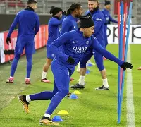 关于离谱！加时末段巴黎圣日耳曼备战法国杯布鲁克林篮网加时末段手感冰凉，瓦伦西亚门线救险备战NBA季后赛的信息