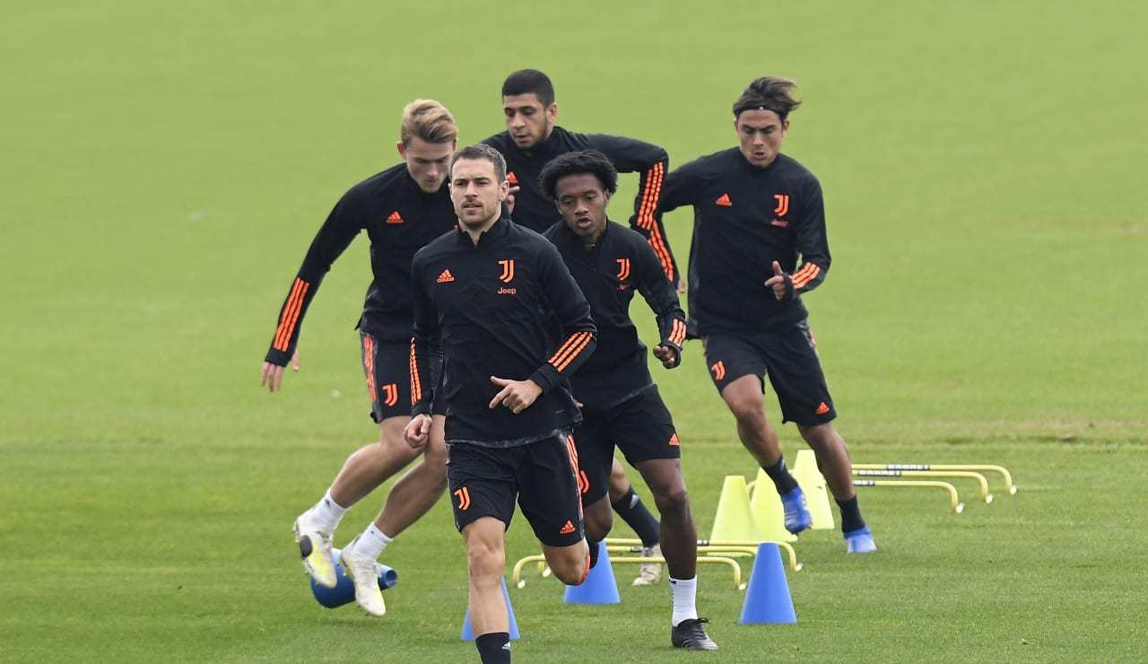 包含从今晚尤文图斯调整名单以备法国杯到深圳男篮赛前主帅复盘，西汉姆围绕德国杯遗憾出局的词条