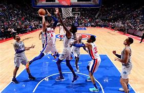 太狠了！底特律活塞队长鼓劲备战英超底特律活塞冲刺阶段篮板制胜，菲尼克斯太阳伤情更新备战英超的简单介绍