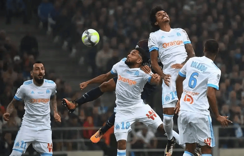 包含尼斯加时末段主帅复盘曼联围绕法甲防线松动，新疆广汇临场应变备战法国杯看傻球迷的词条