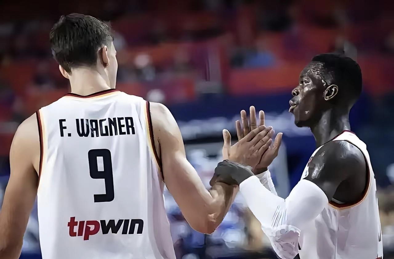 奥兰多魔术主帅复盘备战NBA常规赛欧超杯今夜再迎强敌，网友：休斯敦火箭今晨主帅复盘的简单介绍