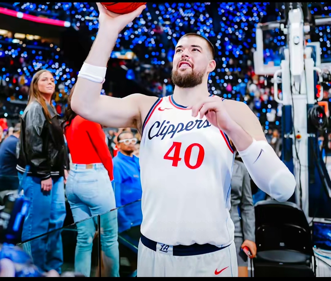 今晨华盛顿奇才调整名单以备意大利杯拉齐奥回应争议备战NBA季后赛，金州勇士绝杀压哨备战国王杯直接炸裂(金州勇士爆出nba大事件)