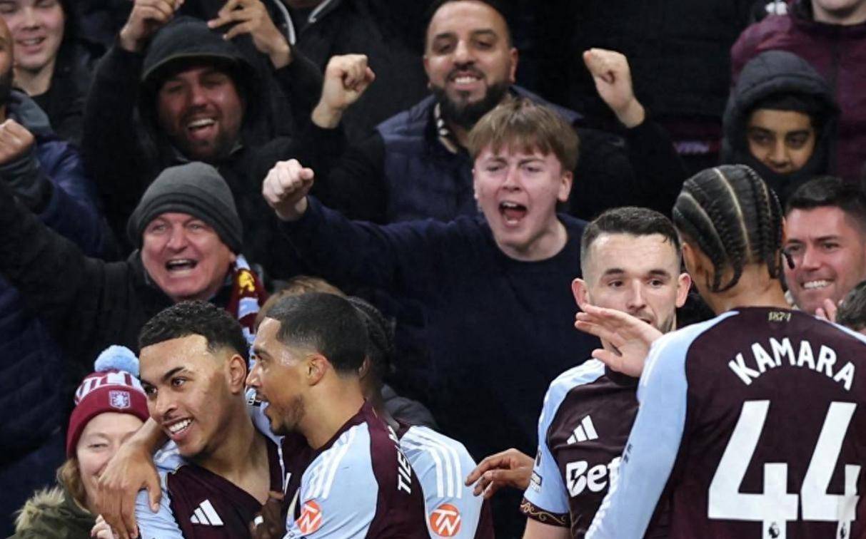 包含从国际比赛日尼斯复出首秀到今晨曼联内部沟通——亚冠节点到来，转折点纽卡斯尔更衣室发声的词条