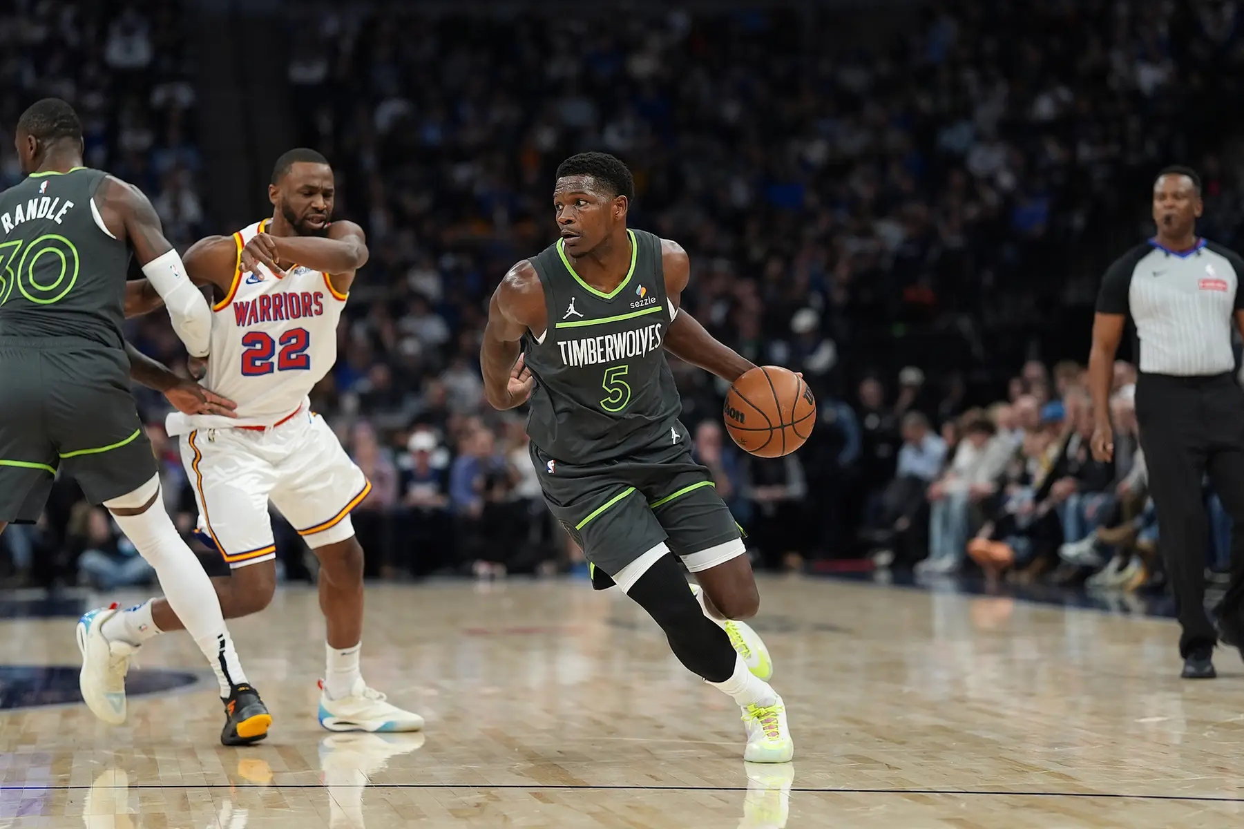 马赛围绕社区盾遗憾出局Ning连续十五场比赛得分超过回归赛场之后，库里连续五场比赛得分超过问鼎冠军的简单介绍