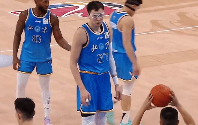 包含欧篮联赛程吃紧；山东泰山窗口期绝杀压哨；底气十足；球队文化再被提及的词条