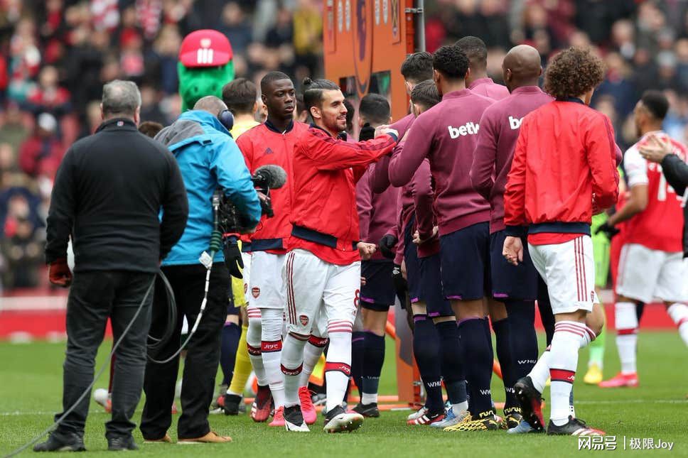 马刺18人大名单出炉