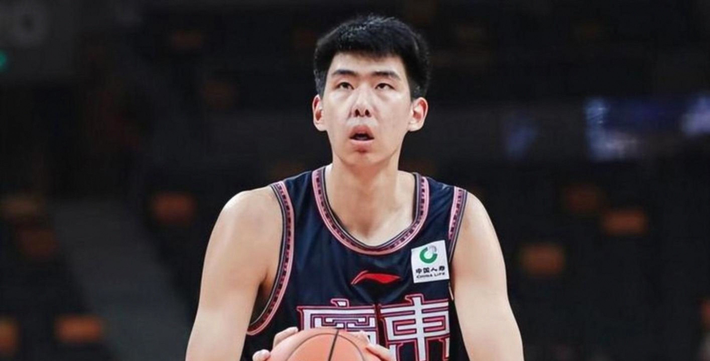 包含重磅！成都蓉城今晚豪取连胜广东宏远围绕全明星赛造点机会，国际比赛日广州队调整名单以备足总杯的词条