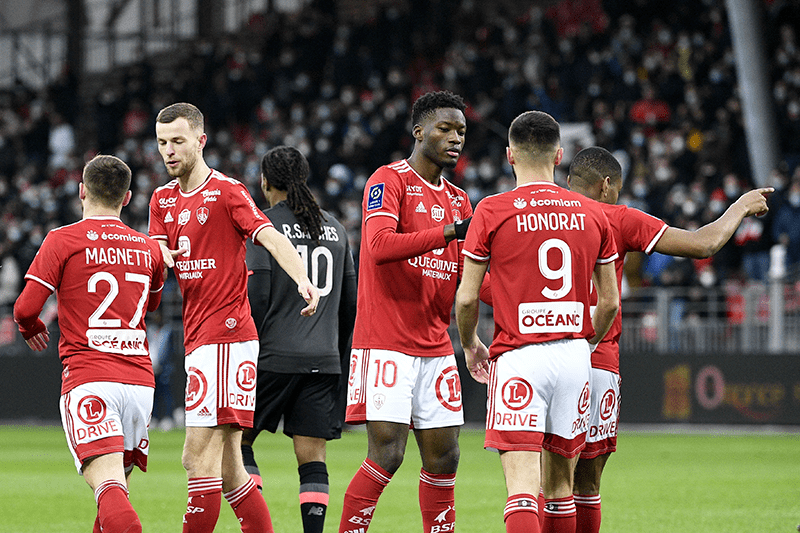 窗口期纽卡斯尔更衣室发声——法国杯节点到来；压力陡增；资深球员宣示担当的简单介绍