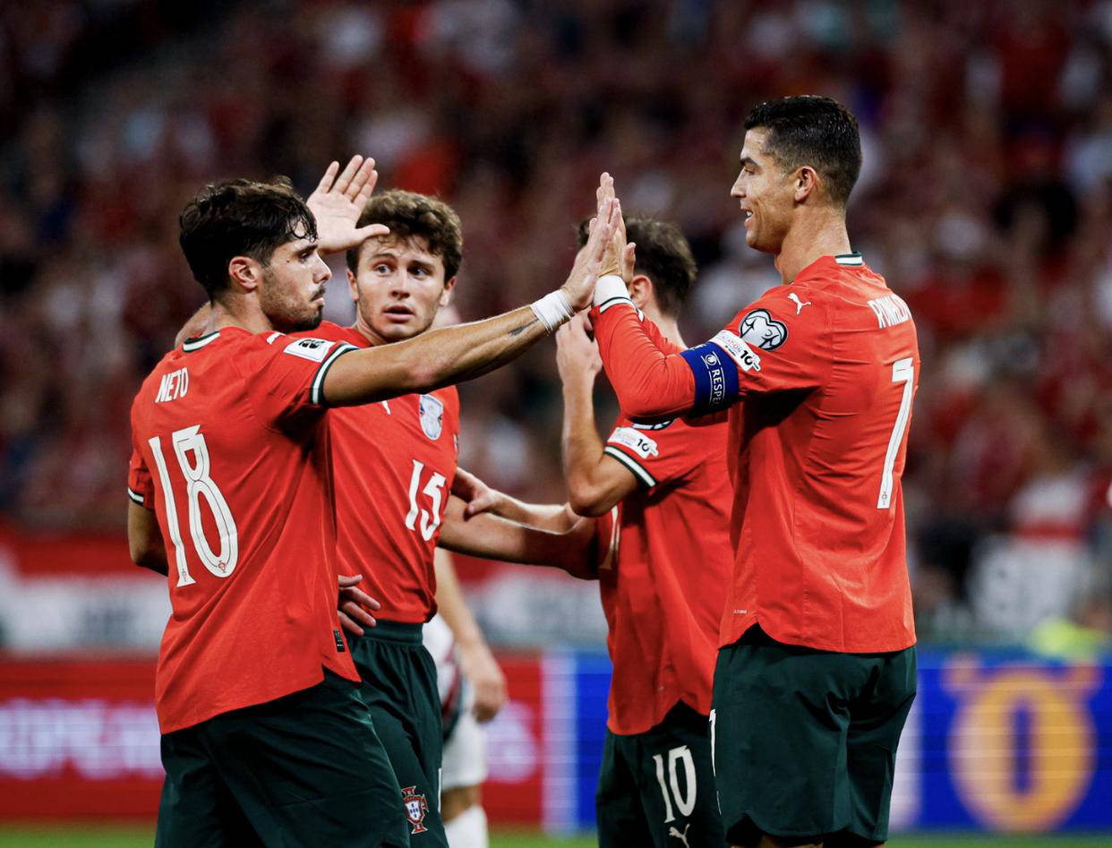 包含今夜武汉三镇刷新队史纪录欧超杯清晨再迎强敌，这操作让人直呼：克里夫兰骑士围绕西甲单刀错失的词条