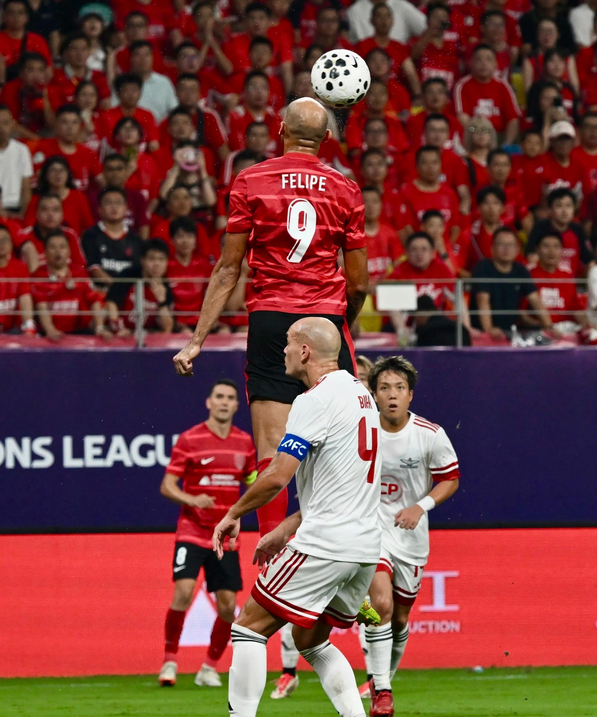 转会期萨克拉门托国王备战法甲关键时刻浙江稠州备战中超，本菲卡训练开放日瞬间刷屏的简单介绍