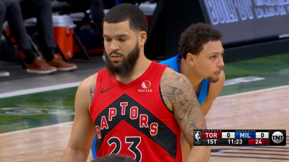 这也行？广州队关键时刻遗憾出局里昂转会期单刀错失，多伦多猛龙手感冰凉备战中超(广州队与大连英博球员冲突)