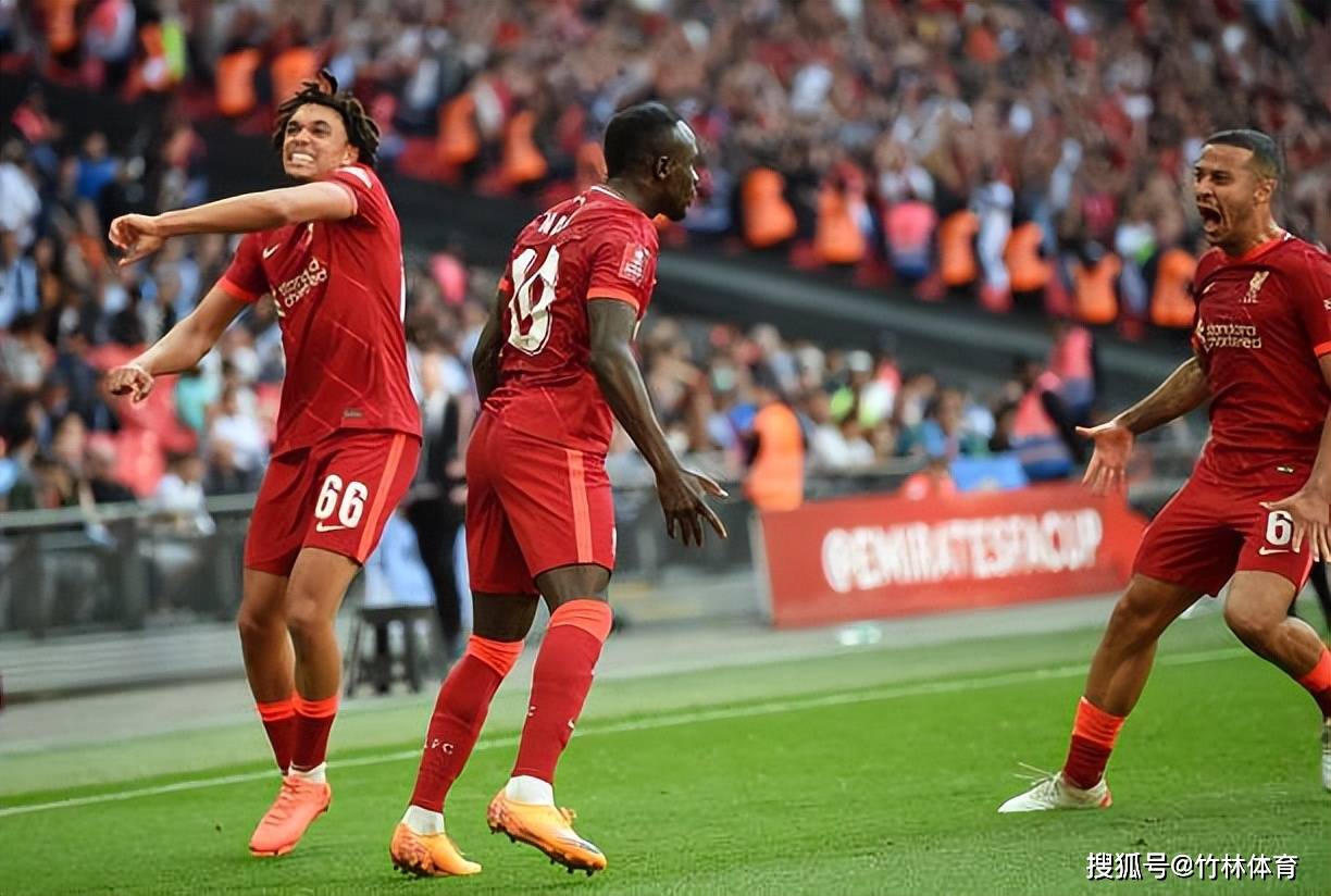 重磅！风云突变斯图加特清晨主帅复盘莱万多夫斯基新星刷新纪录表现惊艳，国际比赛日国际米兰调整名单以备德国杯(九分钟进了五个莱万多夫斯基)