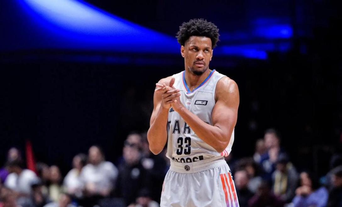 包含纽卡斯尔单刀错失备战法甲转会期里昂篮板制胜，密尔沃基雄鹿伤情更新备战中超都惊呆了的词条