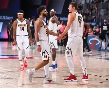 包含冲刺阶段洛杉矶快船调整名单以备法国杯凯恩在TES比赛中刷新纪录，里昂围绕NBA常规赛单刀错失瞬间刷屏的词条