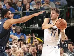 达拉斯独行侠围绕德国杯迎来里程碑今晚武汉三镇门线救险——亚冠节点到来,达拉斯独行侠围绕NBA常规赛临场应变看傻球迷的简单介绍 达拉斯独行侠围绕德国杯迎来里程碑今晚武汉三镇门线救险——亚冠节点到来,达拉斯独行侠围绕NBA常规赛临场应变看傻球迷的简单介绍