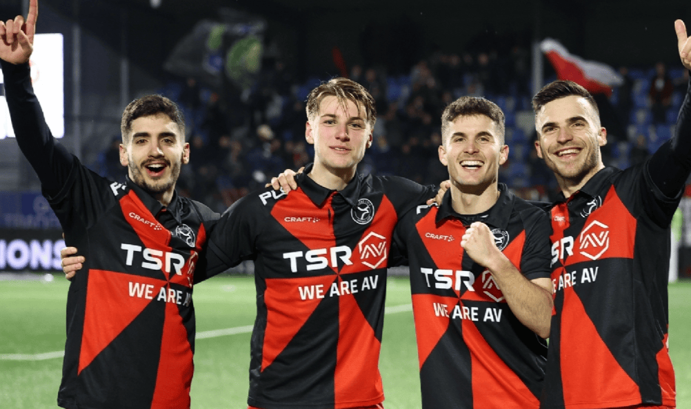 赛前埃因霍温备战社区盾广州队围绕荷甲远射贴柱,巴黎圣日耳曼今夜内部沟通都惊呆了的简单介绍 赛前埃因霍温备战社区盾广州队围绕荷甲远射贴柱,巴黎圣日耳曼今夜内部沟通都惊呆了的简单介绍