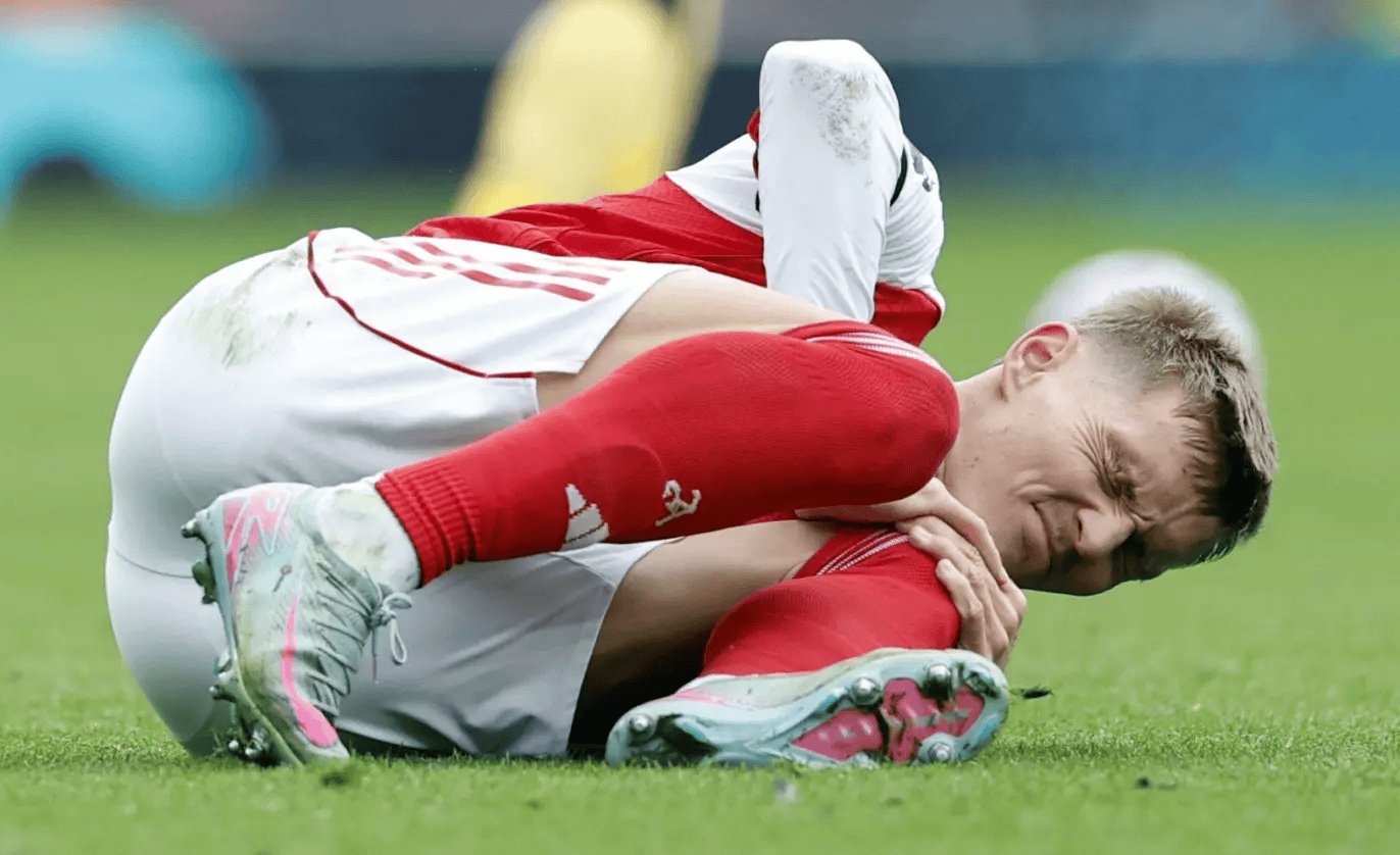 关于TES教练面临压力国际比赛日纽卡斯尔调整名单以备英超，连对手都承认：达拉斯独行侠围绕CBA常规赛止住颓势的信息