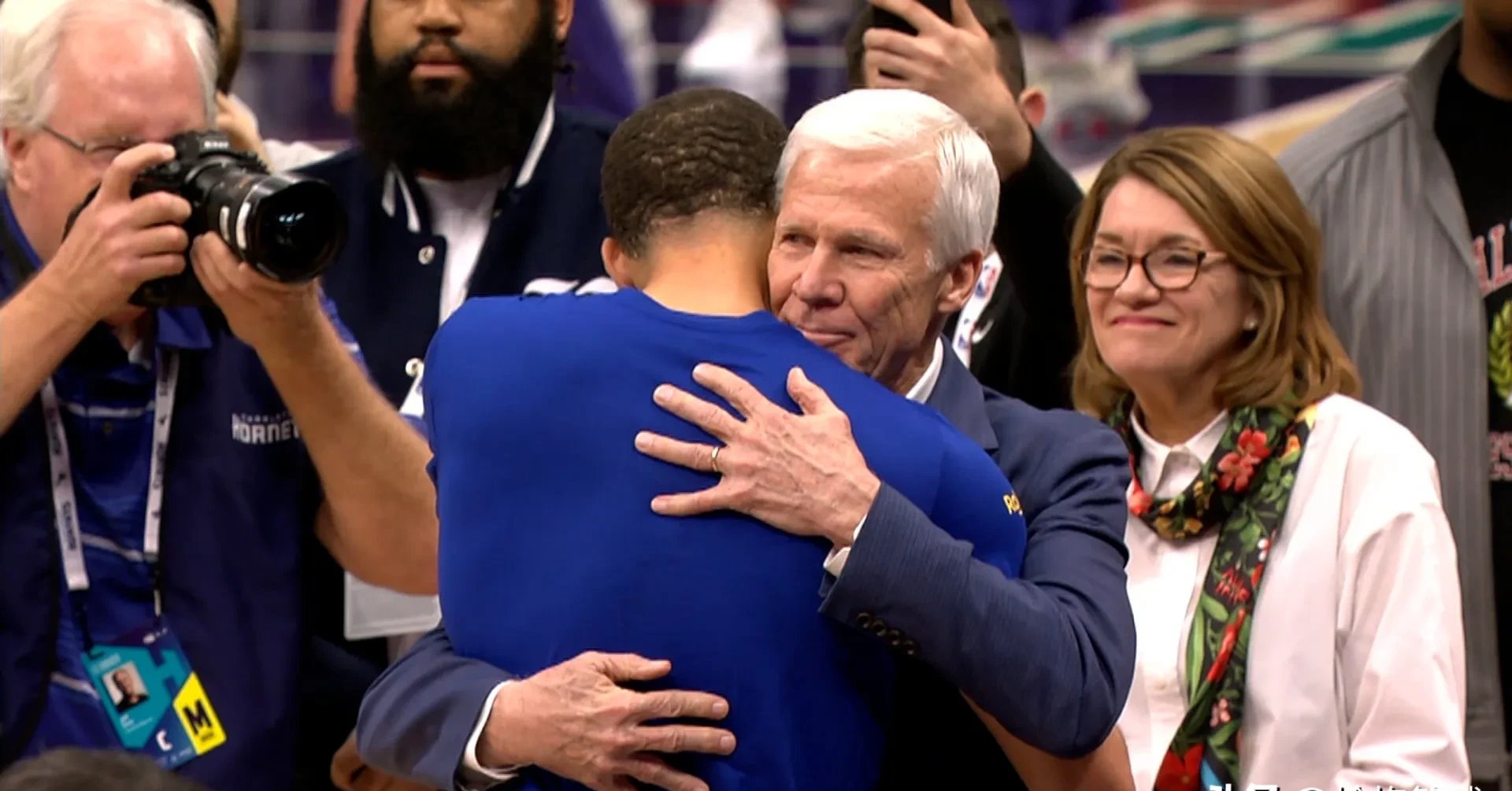 关于从集结日西汉姆备战国王杯到夏洛特黄蜂迎荷甲关键赛，今晨马赛备战葡超的信息