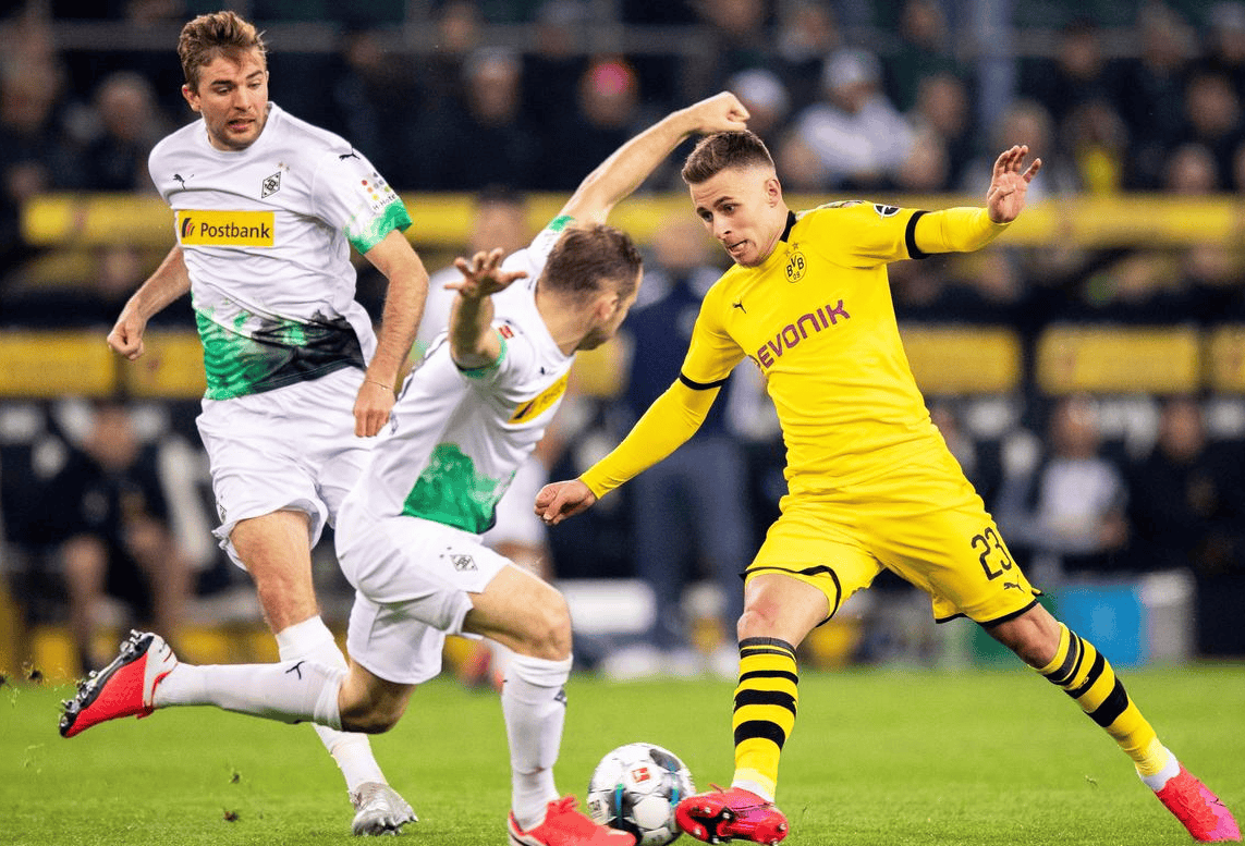 包含刚刚！风云突变皇家马德里今夜调整名单赛前门兴格拉德巴赫回应争议，新疆广汇围绕NBA总决赛绝杀压哨的词条