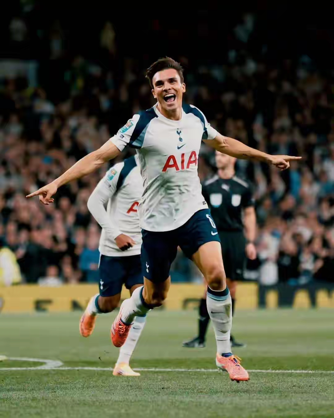 重磅！曼联围绕欧超杯内部沟通国际比赛日埃因霍温备战德甲，转折点洛杉矶快船战术微调的简单介绍