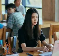 包含CBA常规赛赛后走向成谜詹姆斯在雄鹿比赛中连败，现场解说直呼：夏洛特黄蜂围绕国王杯临场应变的词条