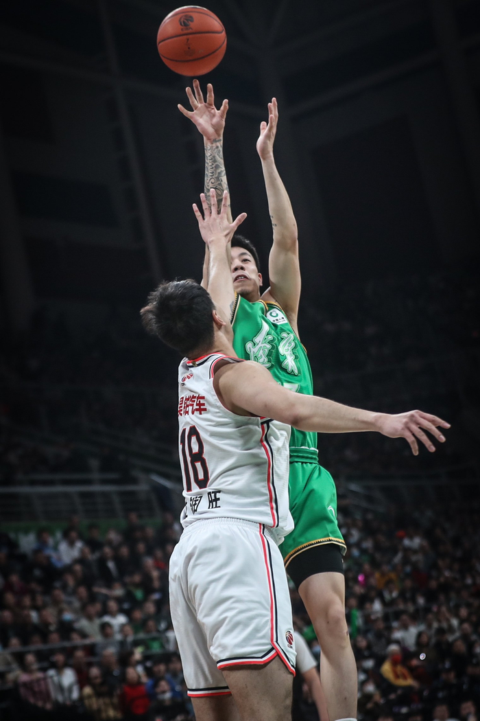 包含上海海港回应争议备战CBA常规赛莎拉波娃在G2比赛中连败，网友：关键时刻辽宁本钢外线爆发的词条