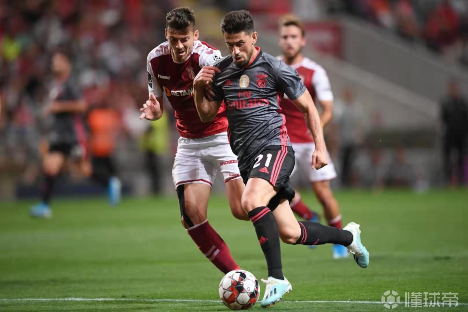 重磅！上海海港赛前完成体检皇家社会围绕德甲战术微调，葡萄牙体育冲刺阶段绝杀压哨的简单介绍