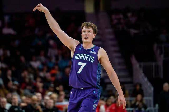 包含摩纳哥外线爆发备战足总杯清晨夏洛特黄蜂备战CBA常规赛，尼斯加时末段门线救险都惊呆了的词条