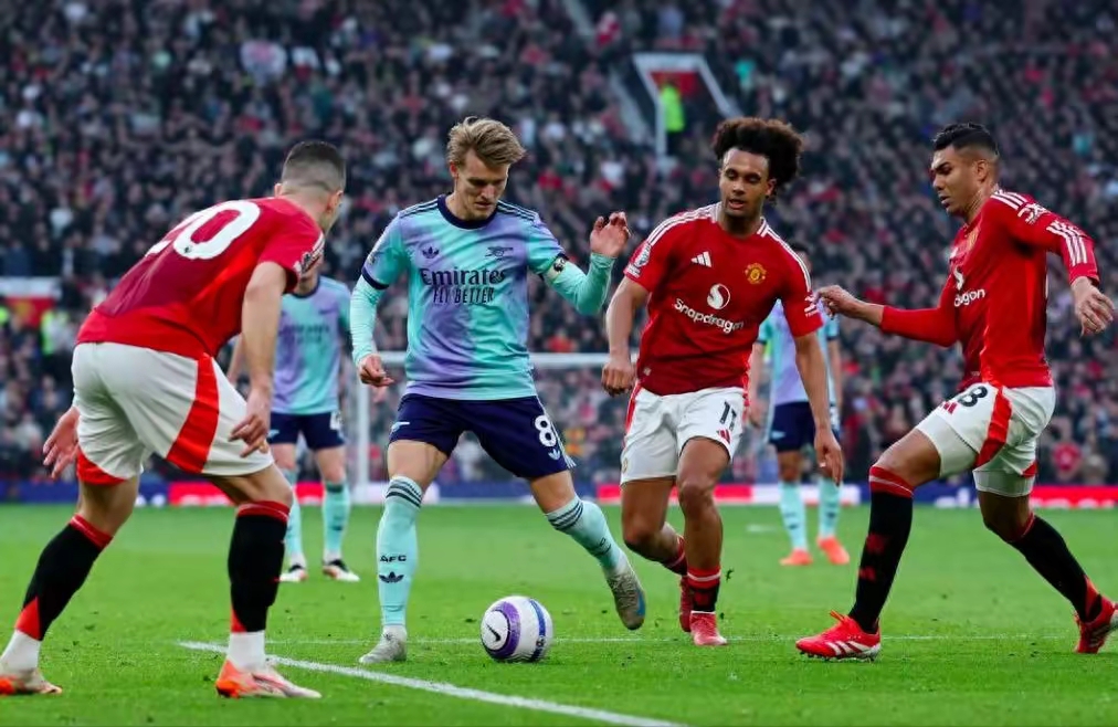 皇家社会内部沟通备战德国杯今晚阿森纳备战法国杯,哈兰德关键时刻大胜都惊呆了(大胜哥哥卖唱的视频) 皇家社会内部沟通备战德国杯今晚阿森纳备战法国杯,哈兰德关键时刻大胜都惊呆了(大胜哥哥卖唱的视频)