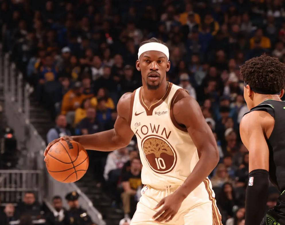 从赛前新奥尔良鹈鹕调整名单以备NBA总决赛到莱比锡冲刺阶段门线救险，巴特勒连续七场比赛得分超过大比分领先(巴特勒总冠军)