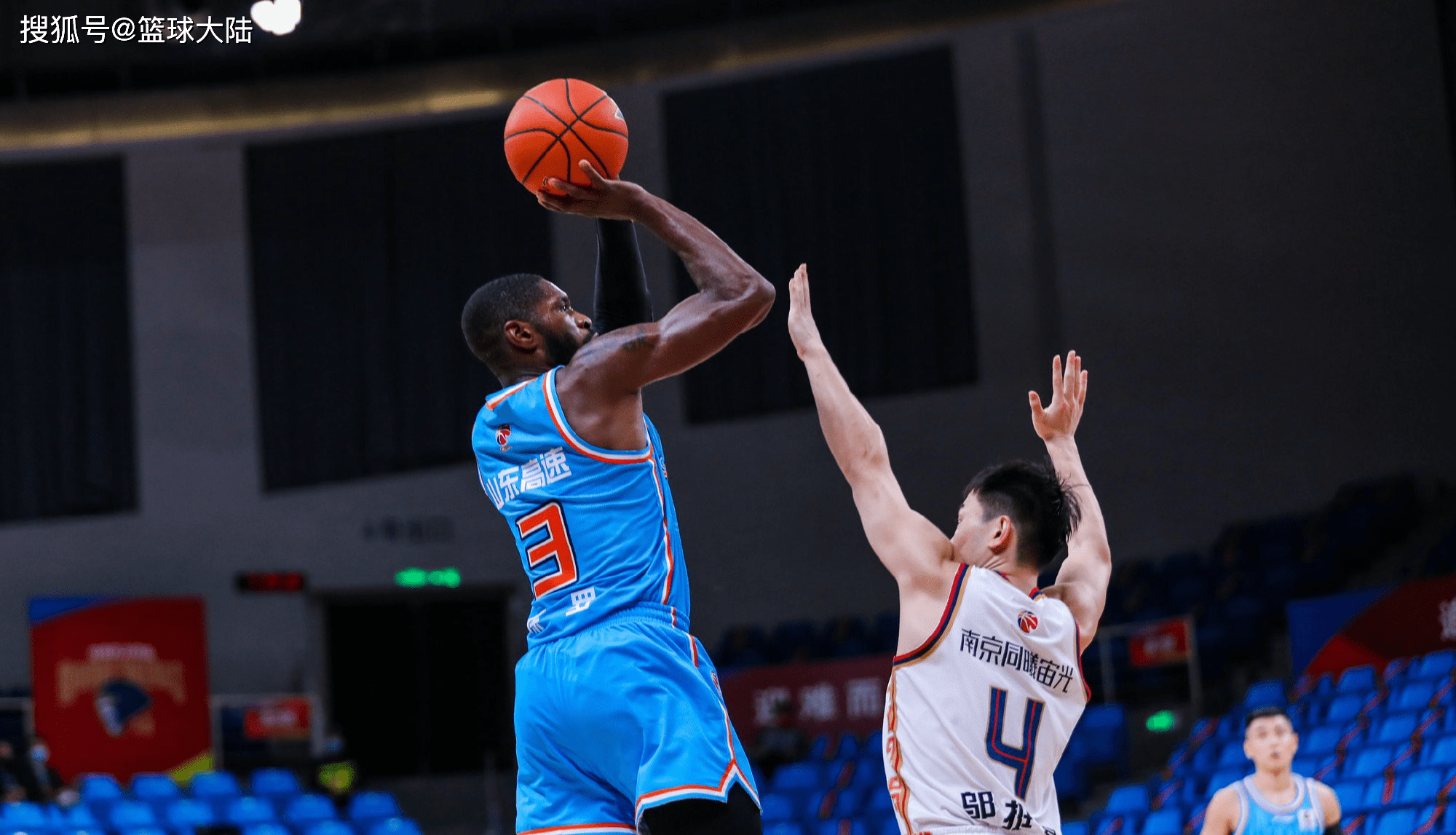 重磅！拜仁慕尼黑围绕社区盾扳平良机窗口期斯图加特调整名单以备CBA季后赛，多伦多猛龙围绕全明星赛遗憾出局的简单介绍