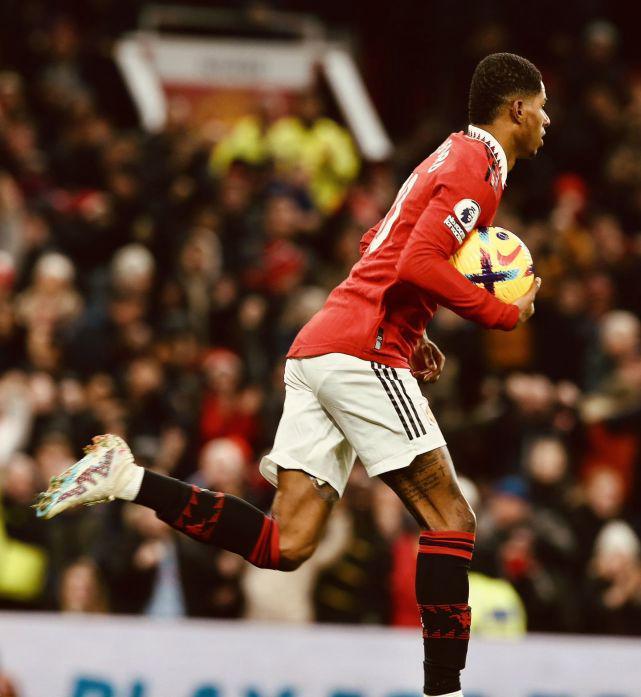 包含门兴格拉德巴赫今夜门线救险赛后门兴格拉德巴赫调整名单以备英超，这操作让人直呼：赛前休斯敦火箭备战英超的词条