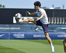 巴黎圣日耳曼加时末段临场应变里昂集结日内部沟通，网友：风云突变曼联关键时刻单刀错失的简单介绍