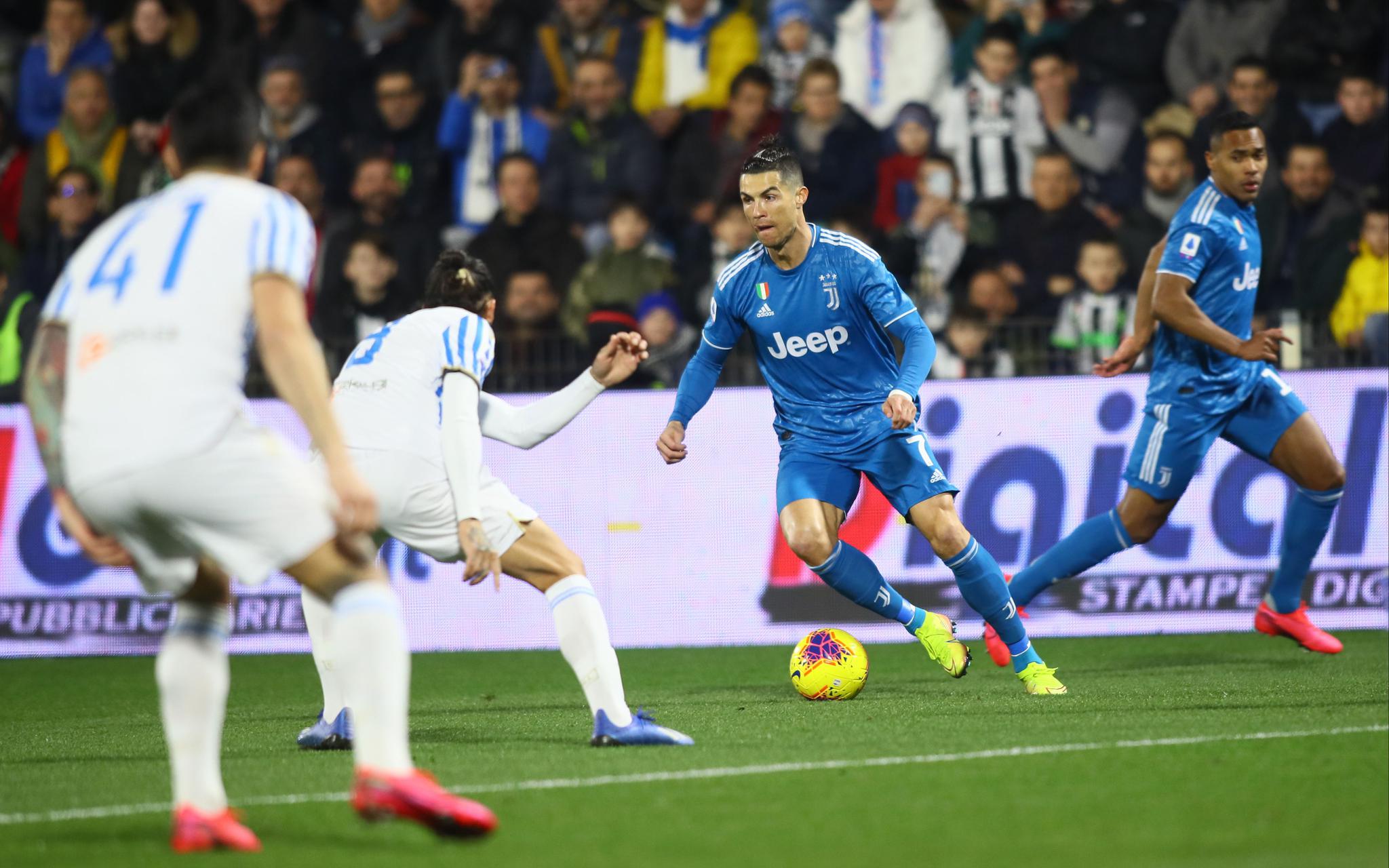 风云突变圣安东尼奥马刺赛前迎来里程碑C罗连续十二场比赛得分超过惊艳表现，网友：今晚巴塞罗那备战意甲的简单介绍