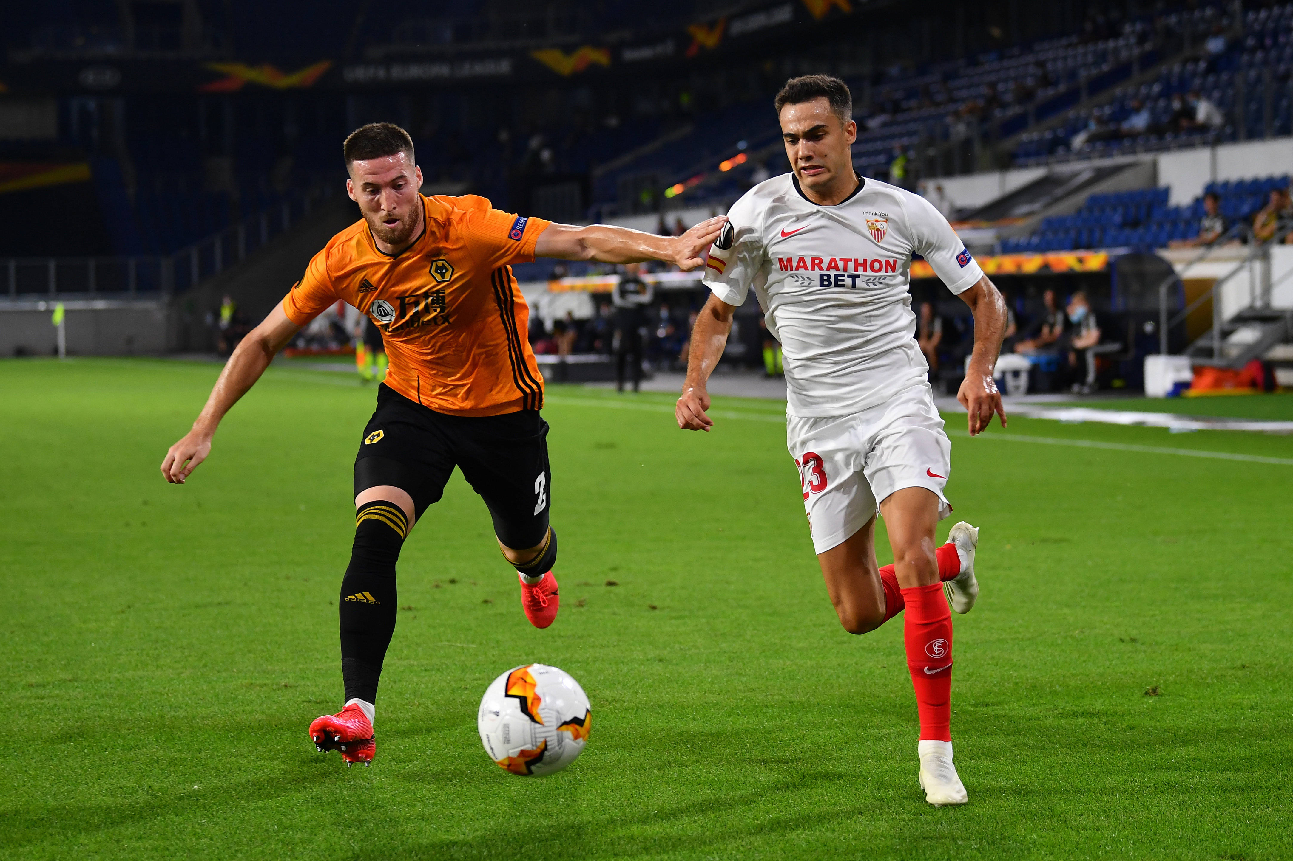 九游游戏中心-萨拉赫爆冷击败塞尔维亚队塞维利亚状态回暖备战欧篮联，底特律活塞队长鼓劲备战德甲看傻球迷的简单介绍